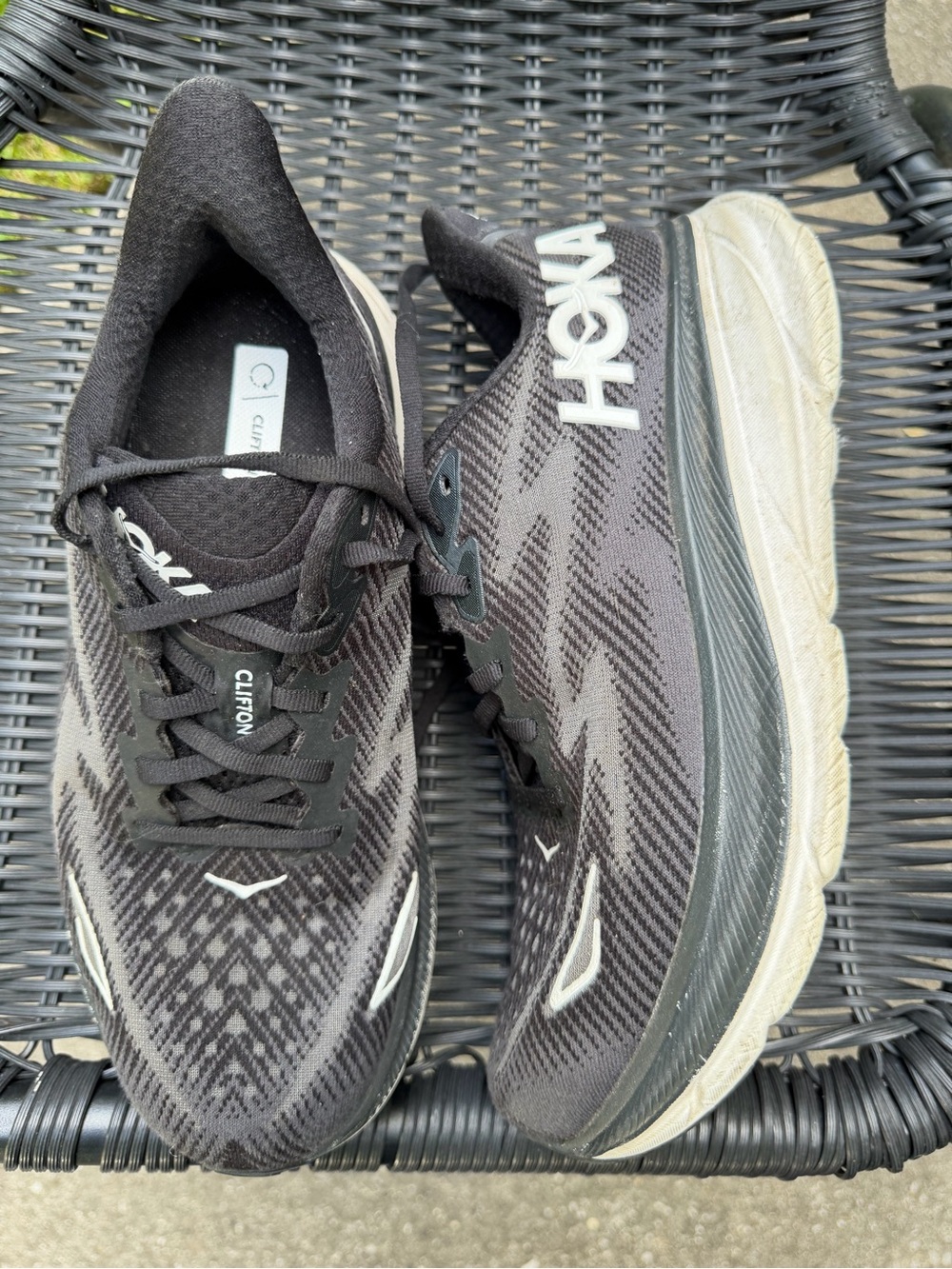 Hoka Clifton 9 running shoes women’s Sz 7.5 Black/Grey